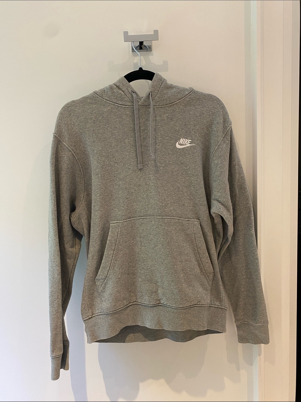 Nike Men's Light Gray Pullover Hoodie with White Swoosh